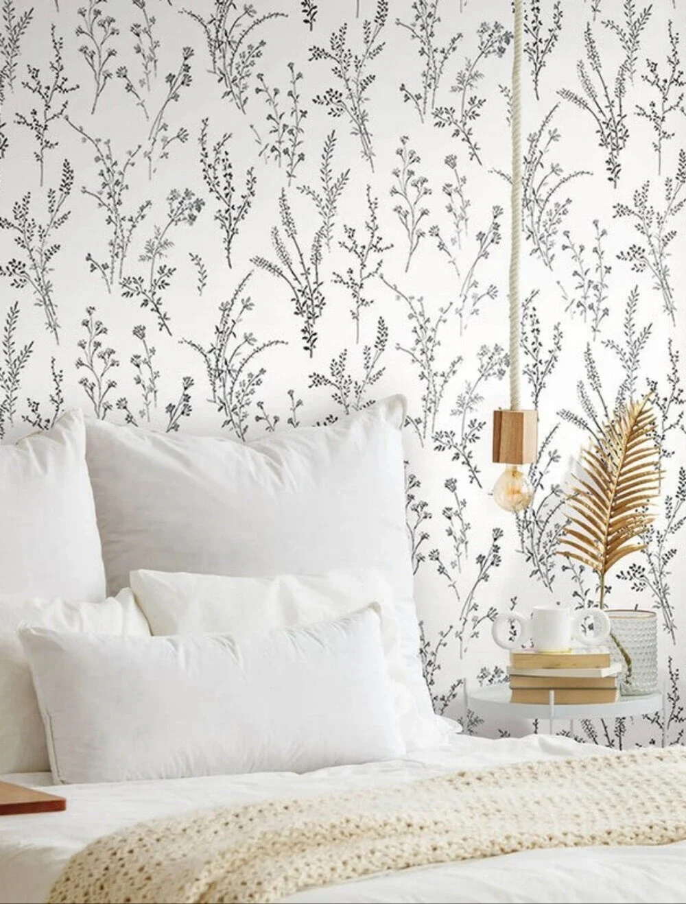 Wallpaper Farmhouse Wildflower Sprigs Black & White